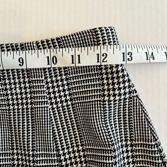 BLACK and white hounds tooth pencil skirt with fringe & zipper back size 27 S-M - Picture 5 of 9